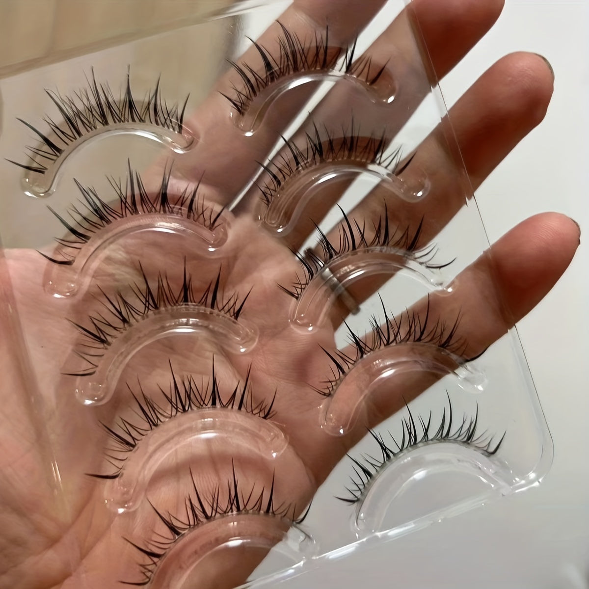 False Eyelashes
Transparent Stem False Eyelashes, Wavy Lashes False Eyelash Extensions Makeup Beauty Cosmetic