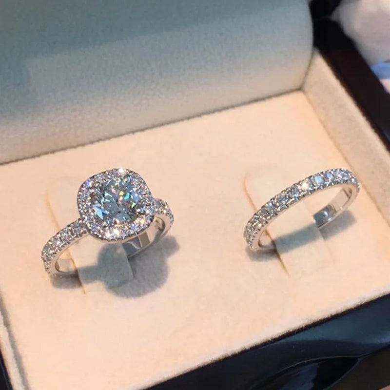 Luxury Rings Exquisite Silver Color Princess Ring for Women Fashion Inlaid White Zircon Stones Wedding Rings Set Engagement Jewelry
