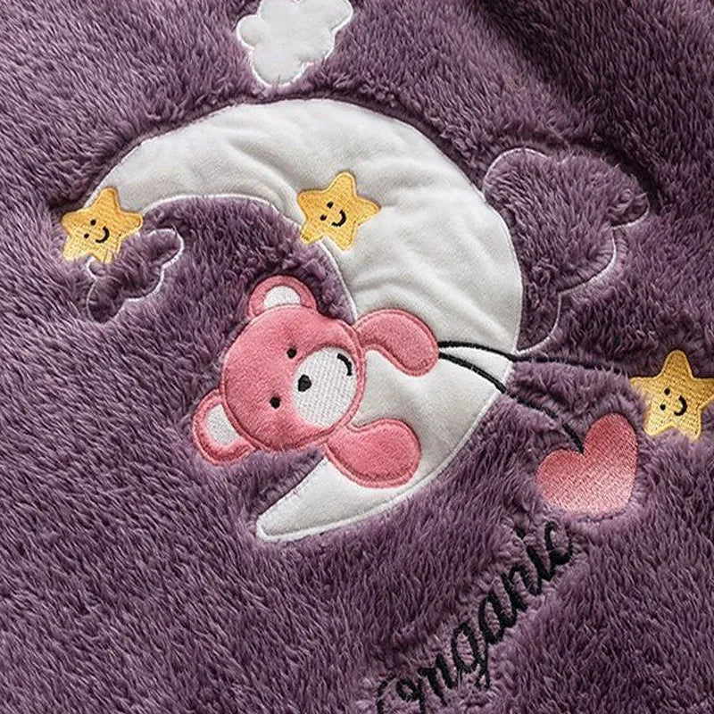 Winter Warm Sleepwear
2PCS/Set Thickened Warm Fashion Autumn and Winter Pajamas Long-Sleeved Women Coral Velvet Cute Cartoon Grizzly Bear Comfortable