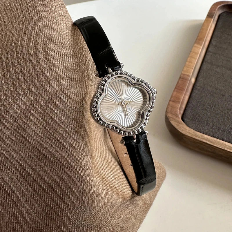 Women Watch Vintage Niche Four-leaf Clover Belt Wristwatch Exquisite Gift for Girls Fashion Luxury Medieval Style