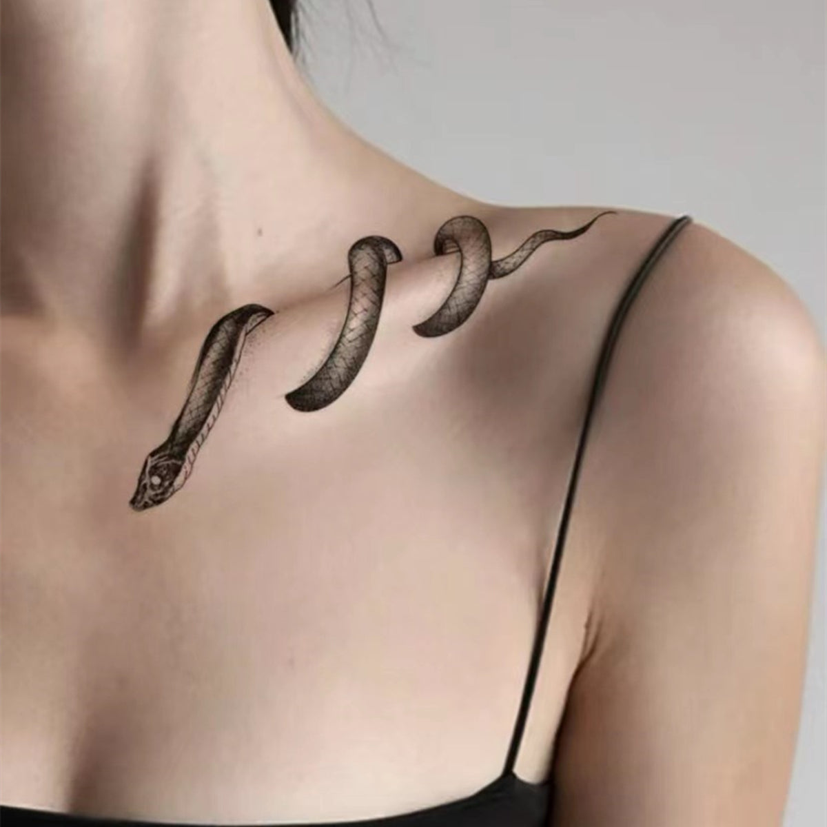 Temporary Tattoos
Make a Bold Statement with a Waterproof Snake Pattern Temporary Tattoo!