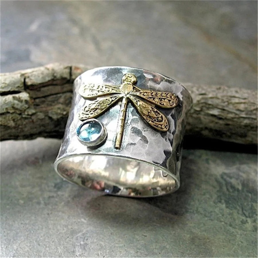 Luxury  Rings New Retro Dragonfly Ring Moonstone Magpie Bee Animal Flower Men's And Women's Luxurious Wedding Banquet Lovely Thai Jewelry