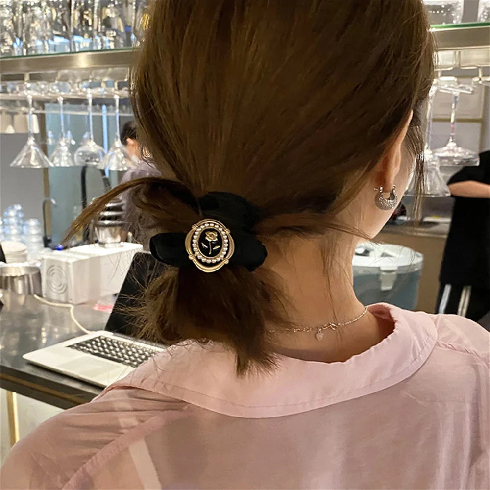 Elegant Look Luxury Brand Design Camellia Hair Tie Hair Band Fashion Rose Flower Rubber Band Headdress Ponytail Hair Accessories