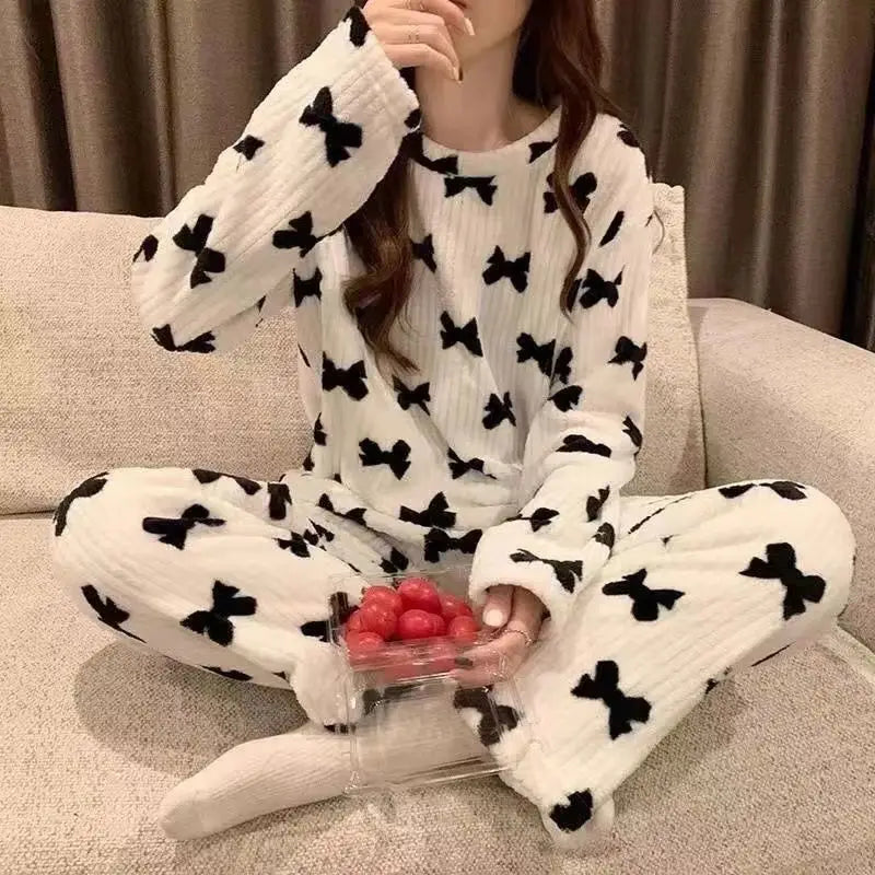 Winter Warm Sleepwear 
Autumn Winter Warm Flannel Women Pyjamas Sets Thick Coral Velvet Long Sleeve Cartoon Sleepwear Thin Flannel Pajamas Set