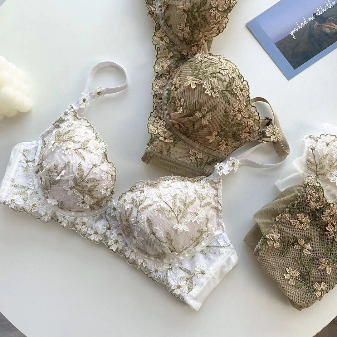 bras
Light Luxury Underwear Women's Flower Embroidery Lace Steel Ring Top Support Small Chest Gather Insert Cushion Adjustment Bra