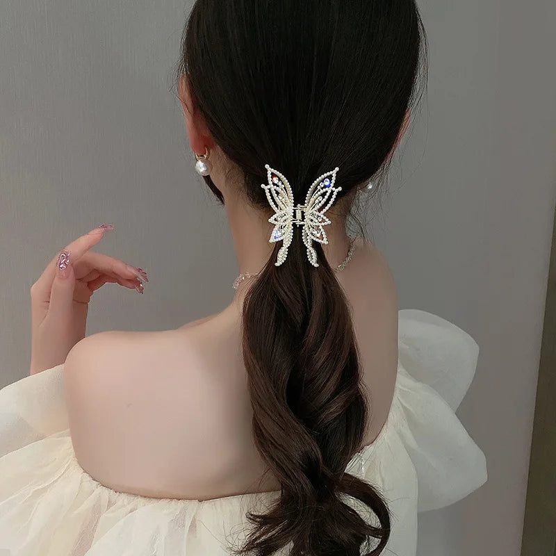 Elegant Look Kiss Jewelry Luxury Butterfly Hair Claw Clip Gold Plated Rhinestone Pearl Hairpin Women Korean Fashion Headwear Hair Accessories