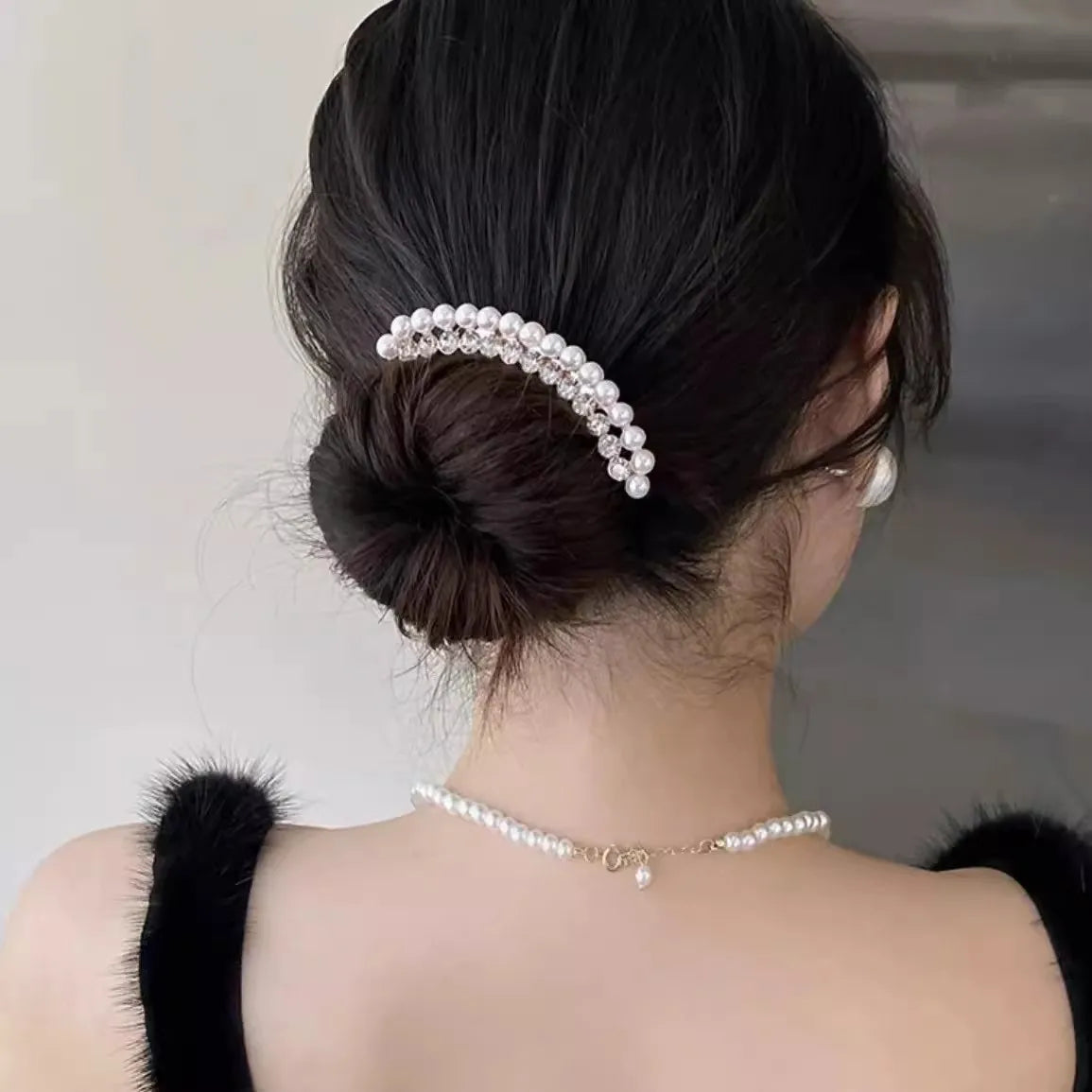 Elegant Look Pearl Hair Combs Hairpin Women Luxury Crystal Bun Decor Wedding Bridal Hair Claw Clips Hair Jewelry Accessories