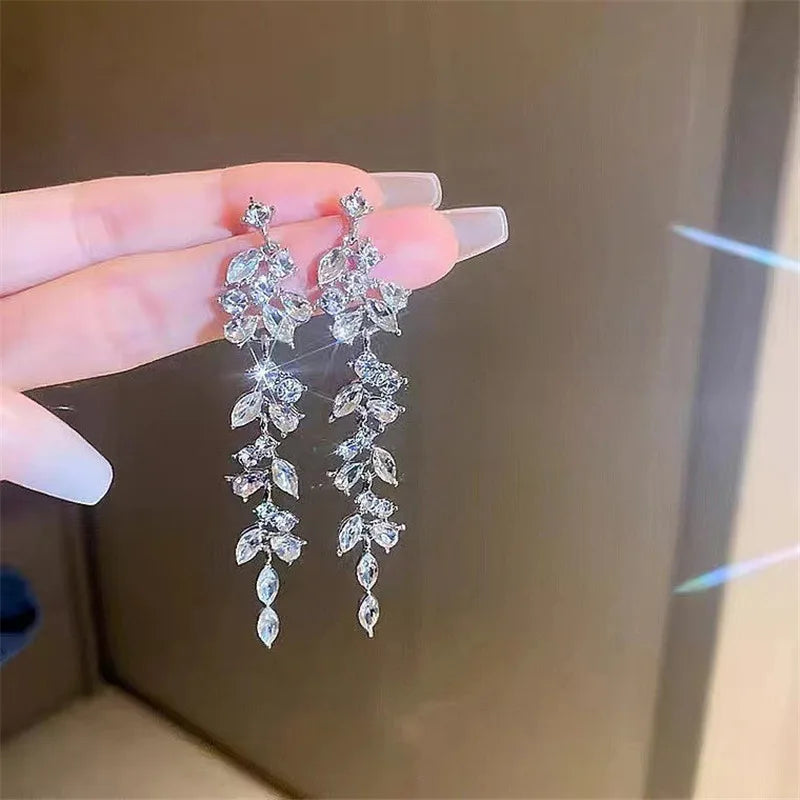 Earring  Luxury Leaf Crystal Long Earrings Women Fashion Rhinestone Drop Earring Accessories Statement Gold Color Brincos Shiny Jewelry