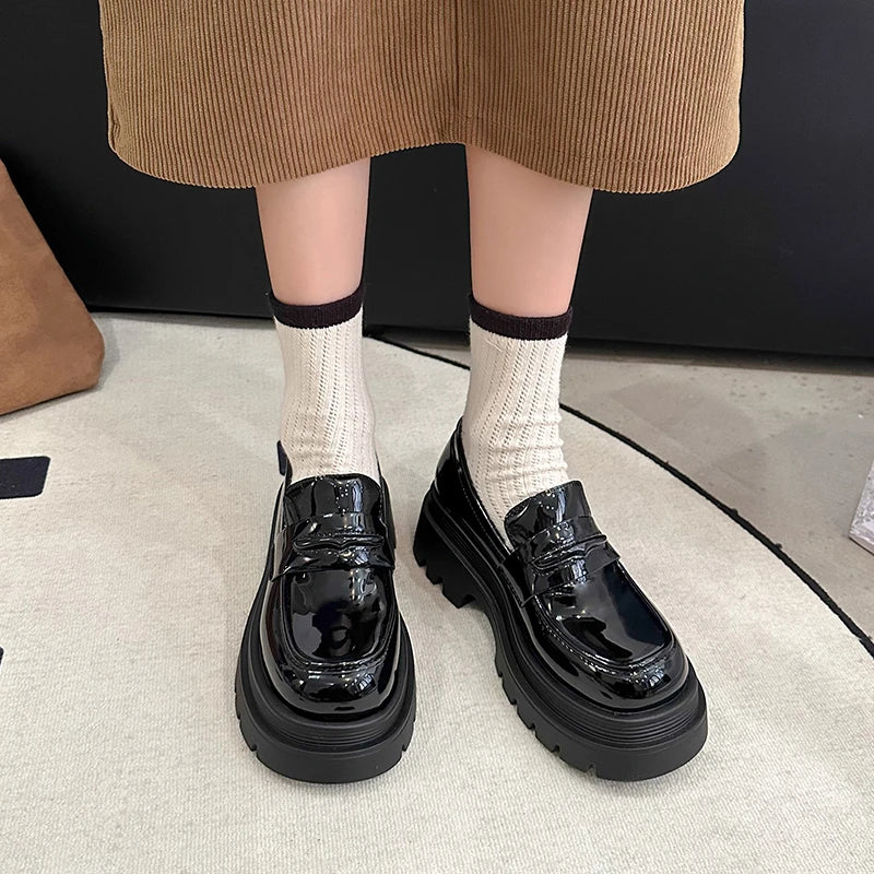 loafers Shoes Female Footwear Oxfords Clogs Platform British Style Black Flats Shallow Mouth Loafers With Fur Autumn Round T