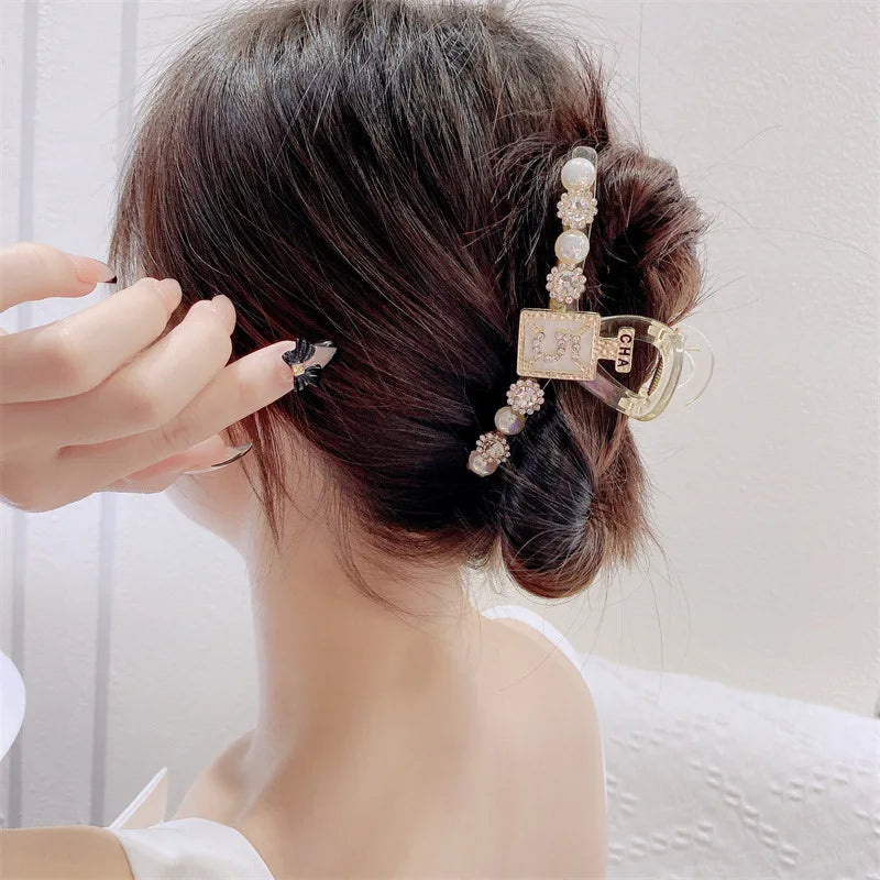 Elegant Look Luxury Number 5 Diamond Women Hair Claw Barrette Crab Shiny Bottle Large Hairpins Bridals Trendy Elegant Hair Accessories Clips