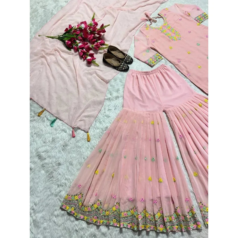 India and Pakistan Clothing 
Pink Salwar Kameez Embroidered Decoration Retro Traditional Pakistan Set