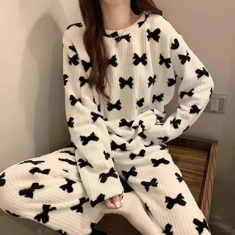 Winter Warm Sleepwear 
Autumn Winter Warm Flannel Women Pyjamas Sets Thick Coral Velvet Long Sleeve Cartoon Sleepwear Thin Flannel Pajamas Set