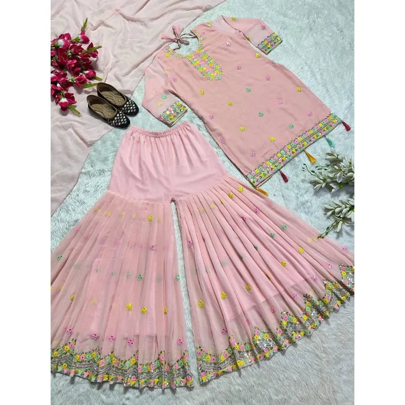 India and Pakistan Clothing 
Pink Salwar Kameez Embroidered Decoration Retro Traditional Pakistan Set