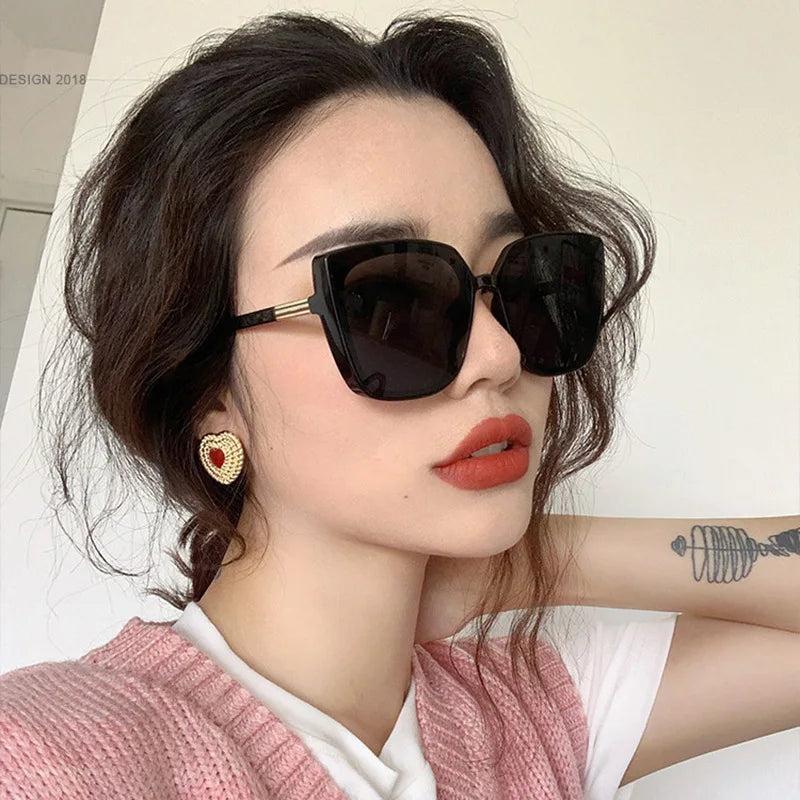 Women's Sunglasses Exquisite Designer Cat Eye Sunglasses Woman Vintage Black Mirror Sun Glasses For Fashion Big Frame Cool Female Oculos De Sol