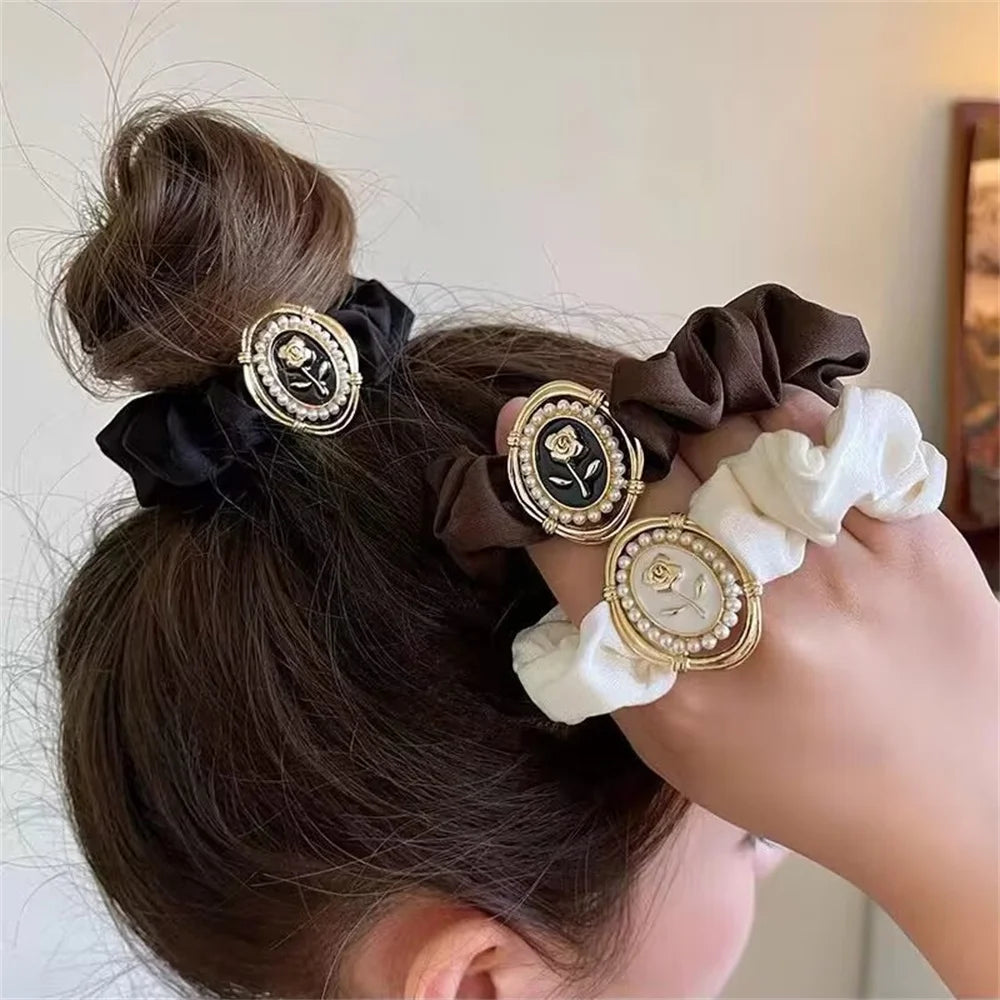 Elegant Look Luxury Brand Design Camellia Hair Tie Hair Band Fashion Rose Flower Rubber Band Headdress Ponytail Hair Accessories