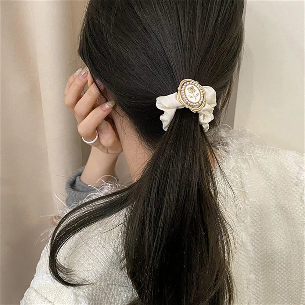 Elegant Look Luxury Brand Design Camellia Hair Tie Hair Band Fashion Rose Flower Rubber Band Headdress Ponytail Hair Accessories