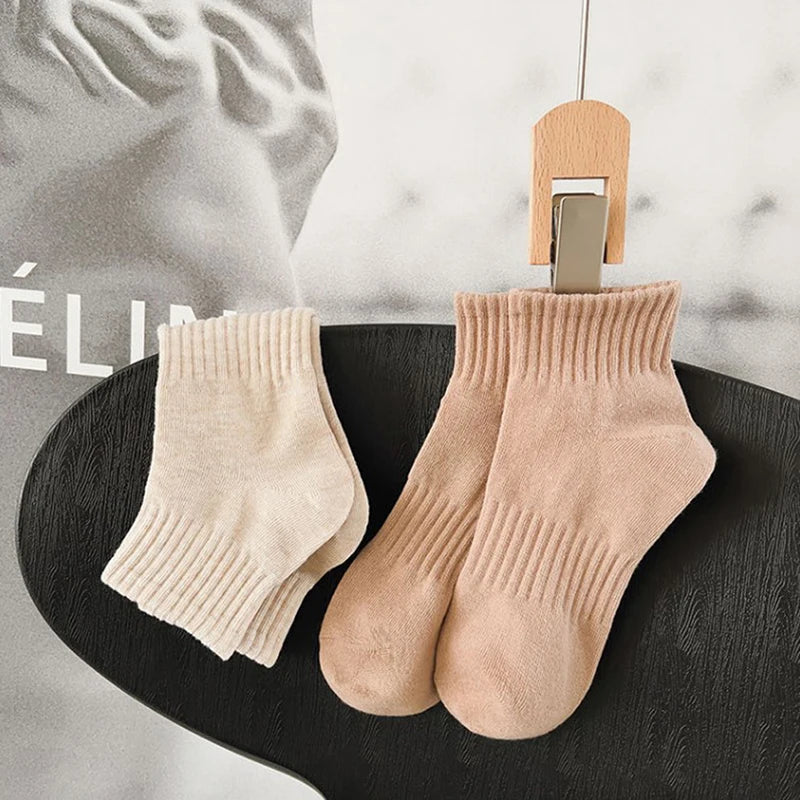 Stockings 
Material Thickened Stockings In Autumn And Winter Pure Cotton Solid Color Women's Sports Sock Moisture-Proof And Sweat-Absorbent