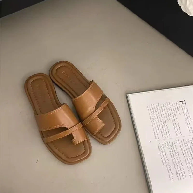 Flat Shoes Women  Summer Korean Brown Toe retraction Flat Shoes Vintage Simple Leather Ladies Women Walking Outdoor Beach Sandals