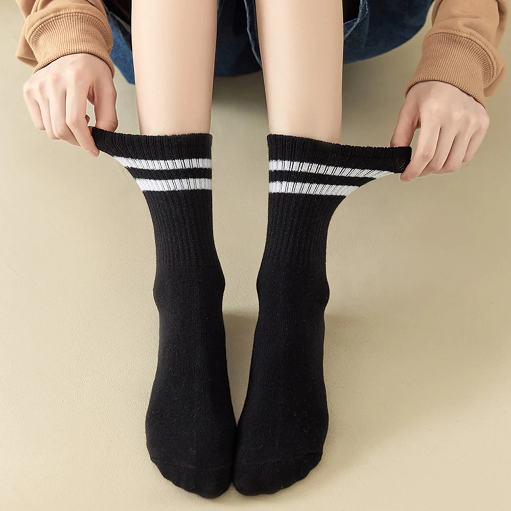 Stockings 
1/3pairs White Black Crew Socks Women Men Casual Solid Color Cotton Middle Tube Socks Breathable Sports Striped Stockings