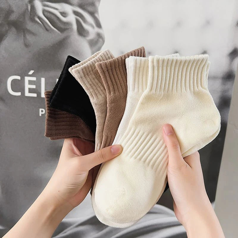 Stockings 
Material Thickened Stockings In Autumn And Winter Pure Cotton Solid Color Women's Sports Sock Moisture-Proof And Sweat-Absorbent