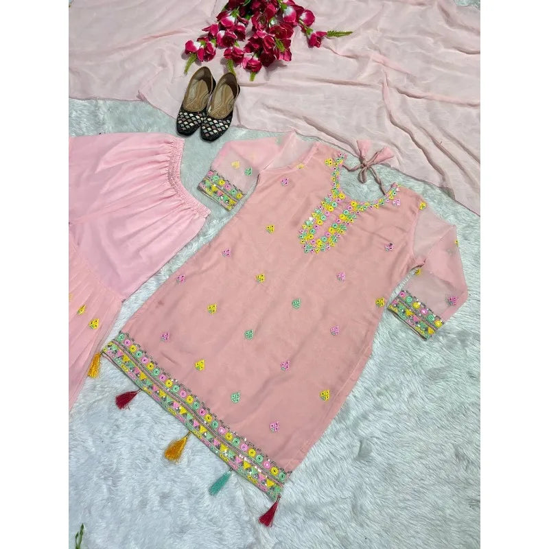 India and Pakistan Clothing 
Pink Salwar Kameez Embroidered Decoration Retro Traditional Pakistan Set