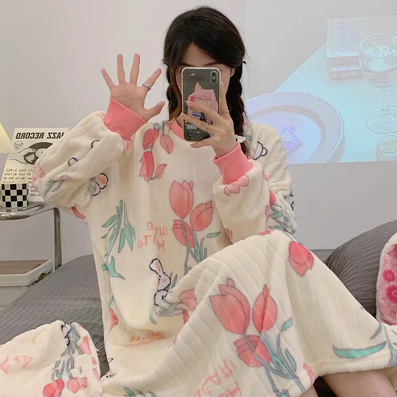 Winter Warm Sleepwear 
Autumn Winter Flannel Nightgown Women's Sweet Long Sleeve Medium-length Sleepwear 300kg Fat Mm Homewear