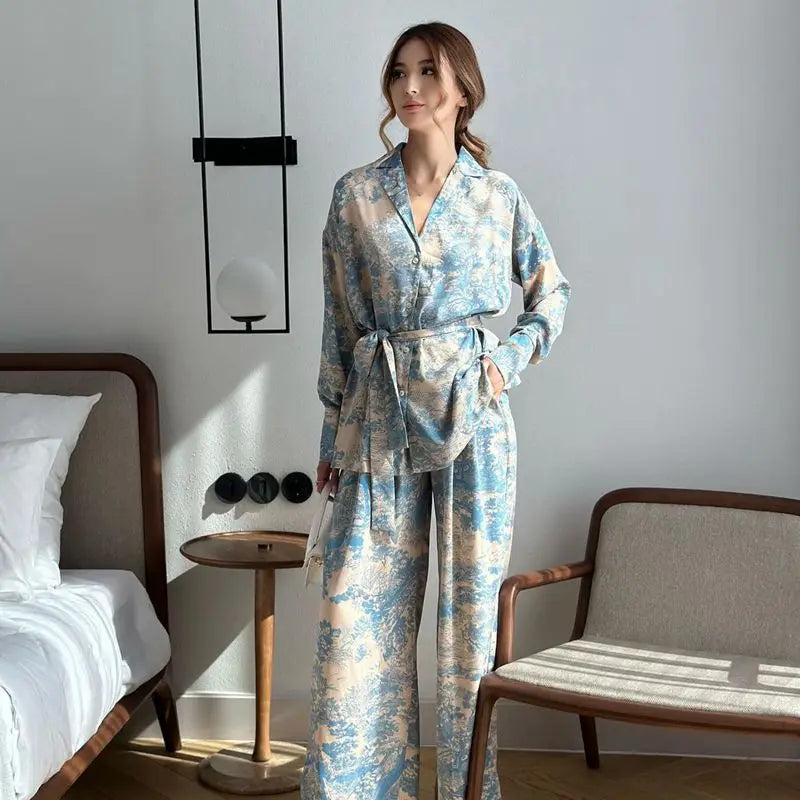 Winter Warm Sleepwear 
Hot Selling New Fashionable Sleepwear French Printed Long Sleeved Blue Graffiti Two-Piece Pajamas High Waisted Women's Pajamas