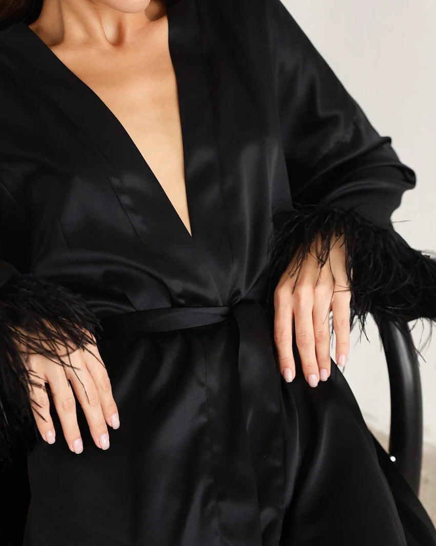 Winter Warm Sleepwear 
Feather Bathrobes Satin Sexy Mini Dress Long Sleeve Loose Peignoirs For Women Robe White Wedding Dress Black Bride Dresses