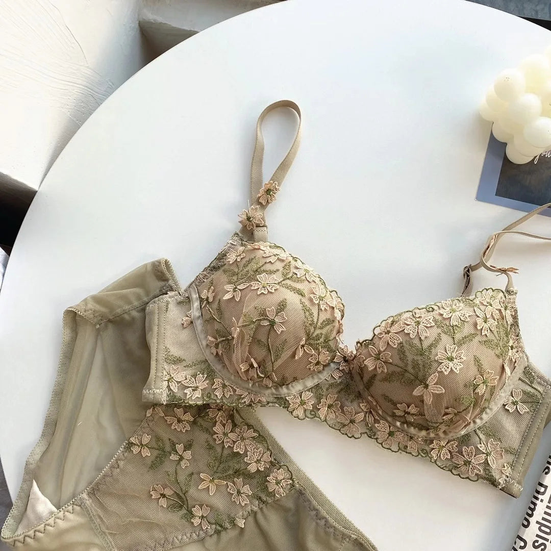 bras
Light Luxury Underwear Women's Flower Embroidery Lace Steel Ring Top Support Small Chest Gather Insert Cushion Adjustment Bra