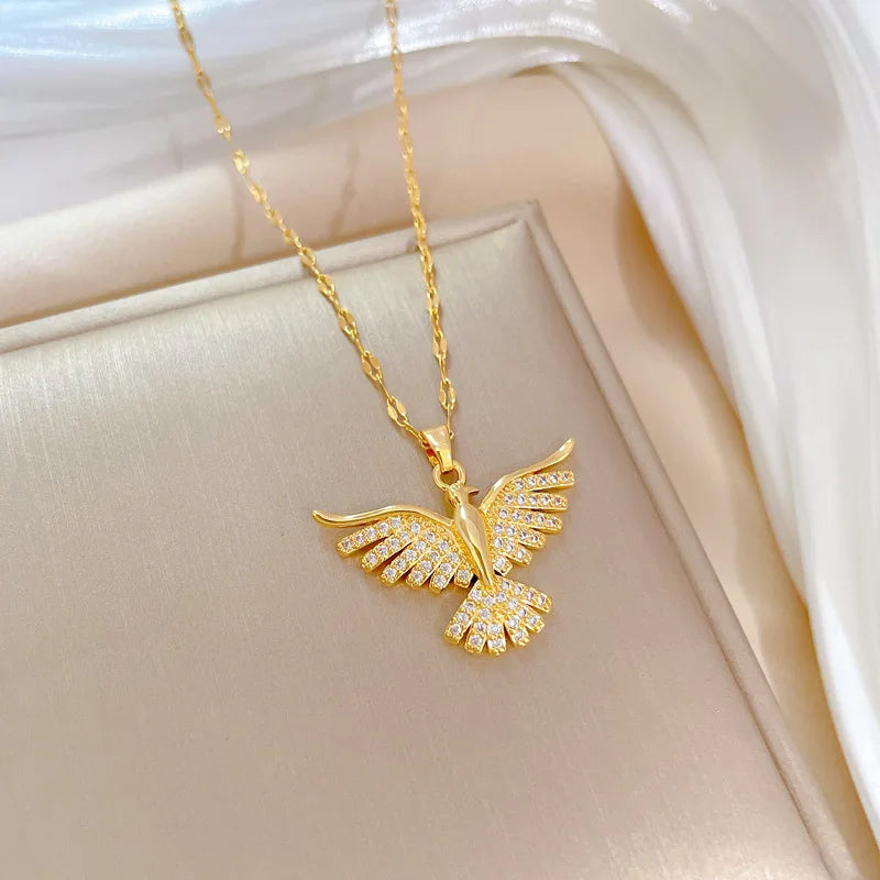 Necklaces Women Exquisite and Fashionable Phoenix Spreading Wings Banquet Wedding Necklace Women's Collarbone Chain Perfect Gift for Girls Women