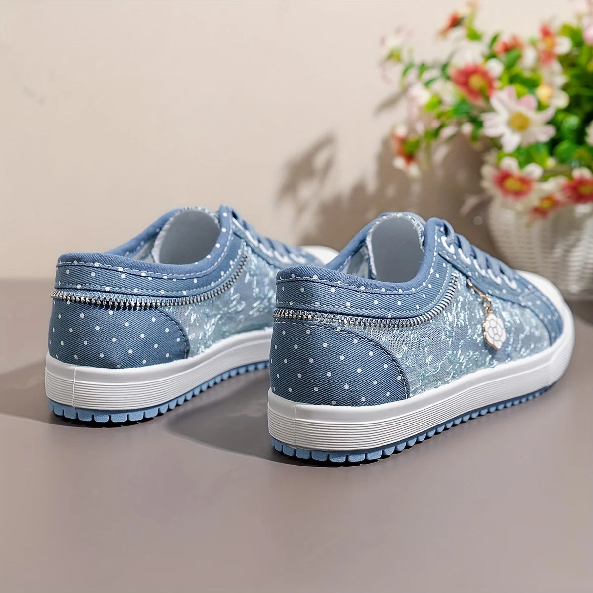 Sneaker women Shoes Fashion Summer Casual Shoes Cutouts Lace Canvas Hollow Breathable Platform Flat Shoes Woman Sneakers