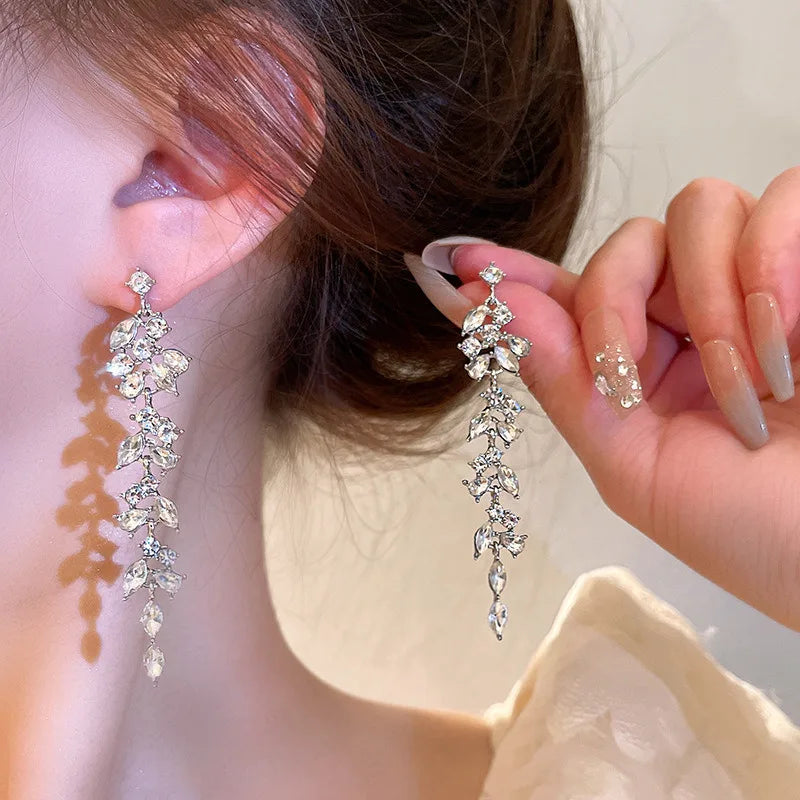 Earring  Luxury Leaf Crystal Long Earrings Women Fashion Rhinestone Drop Earring Accessories Statement Gold Color Brincos Shiny Jewelry