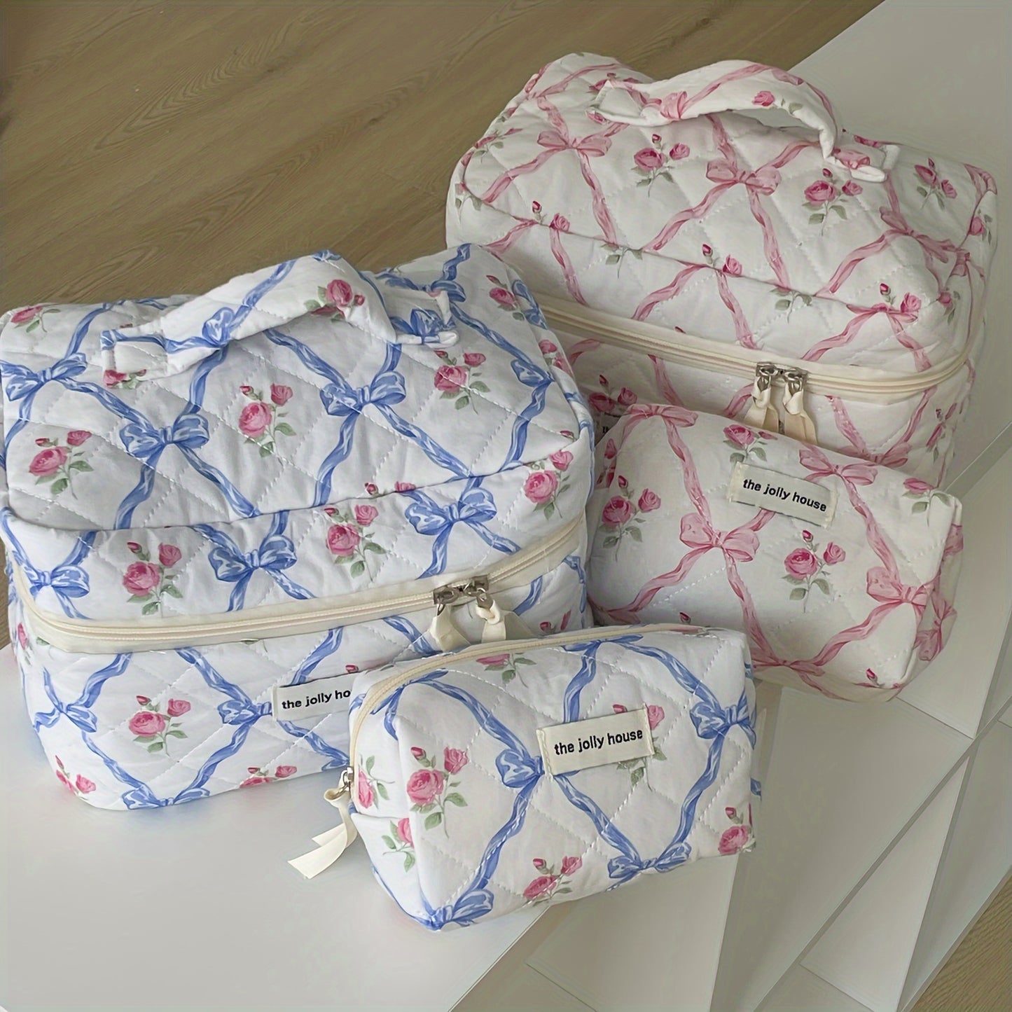 Makeup bags & Storage
Jolly House Quilted Bow And Flower Makeup Bags - Cotton, Gender: Female, Waterproof: No, Low Allergenic